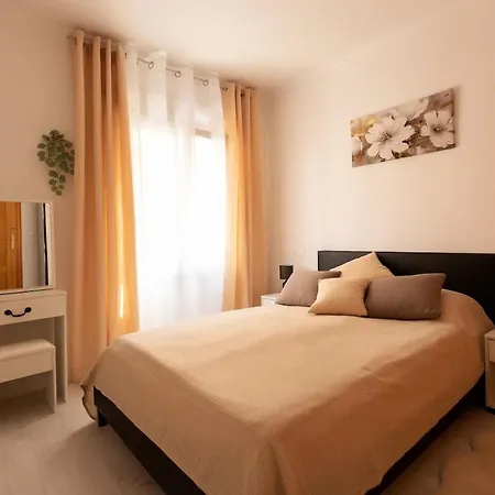 Aurel Apartment